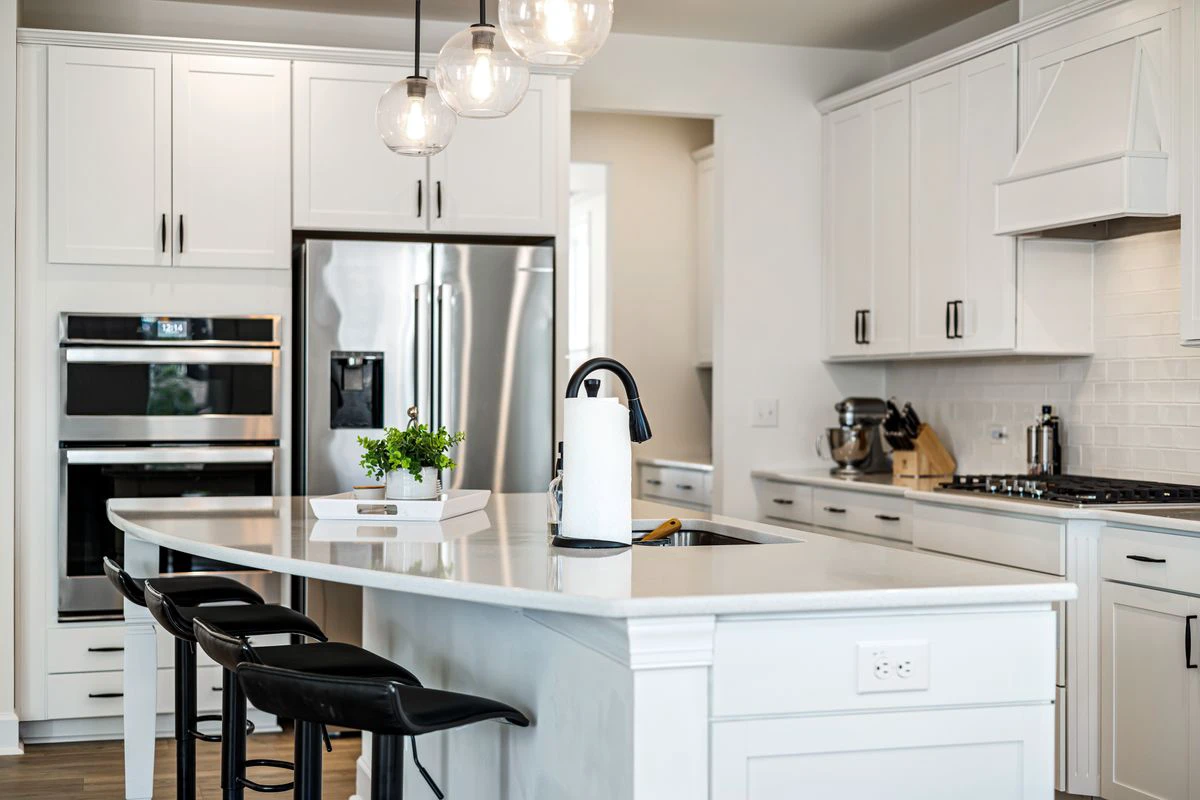 Designing a Cleaner Kitchen Look With White Shaker Cabinets